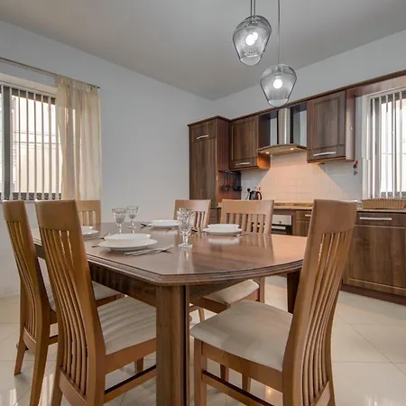 San Julien Apartment